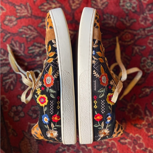🎉H-P🎉 JOHNNY WAS Olivia Leopard Floral Women’s Embroidered Sneakers Comfy Sz 7 - Picture 8 of 16